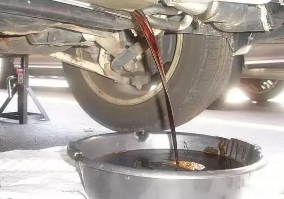 潔匠凈化·的凈工業除臭劑_廢機油處理難度大，擺脫“惡臭異味”又有什么方向？